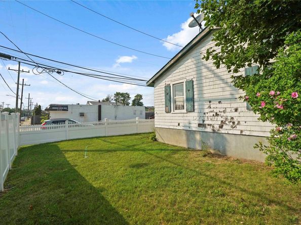 451 Babylon Turnpike, Freeport NY 11520