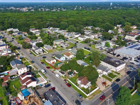 451 Babylon Turnpike, Freeport NY 11520