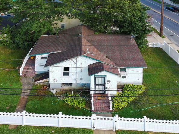 451 Babylon Turnpike, Freeport NY 11520