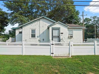 451 Babylon Turnpike