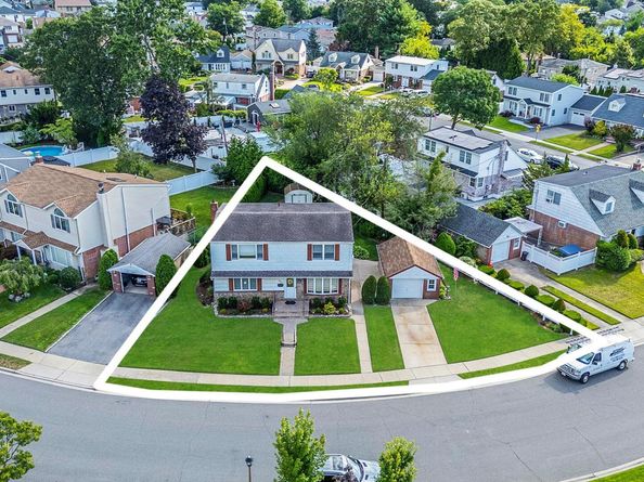 601 Bernice Road, Franklin Square NY 11010