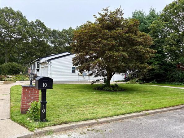 10 Joanna Place, Port Jefferson Station NY 11776