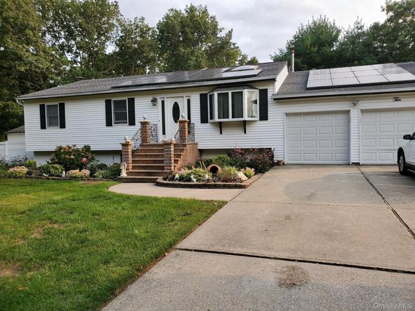 10 Joanna Place, Port Jefferson Station NY 11776
