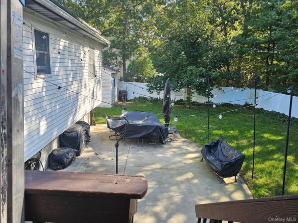 10 Joanna Place, Port Jefferson Station NY 11776