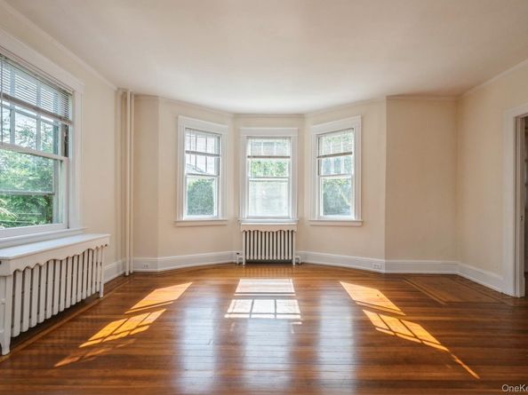 49 High Street, Locust Valley NY 11560