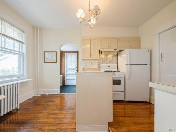 49 High Street, Locust Valley NY 11560
