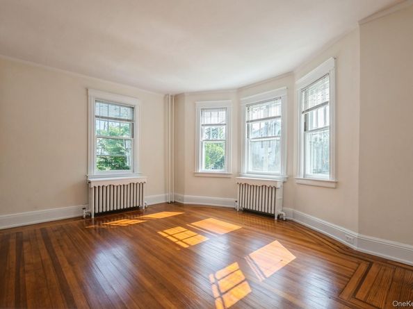 49 High Street, Locust Valley NY 11560
