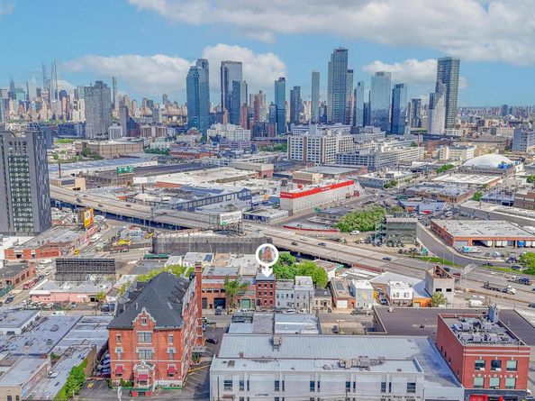 5130 35th Street, Long Island City NY 11101
