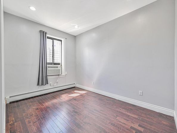 5130 35th Street, Long Island City NY 11101