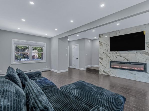 633 Essex Street, Brooklyn NY 11208