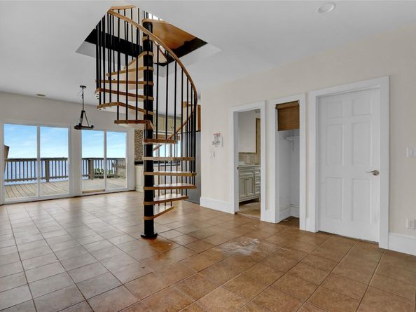 894 Bay 9th Street, West Islip NY 11795