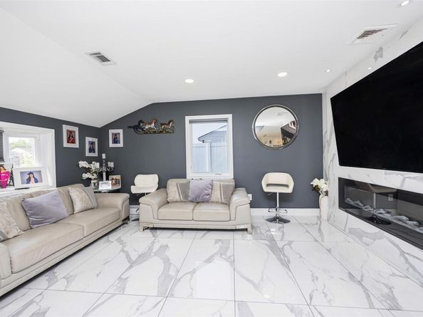 4185 Harriet Road, Bethpage NY 11714