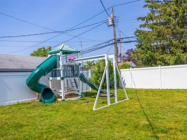 4185 Harriet Road, Bethpage NY 11714