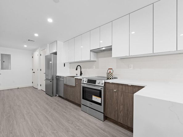 46-40 Vernon Boulevard 2B, Long Island City NY 11101