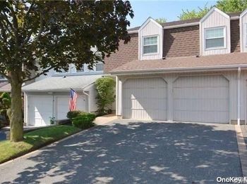 95 Woodlake Drive W