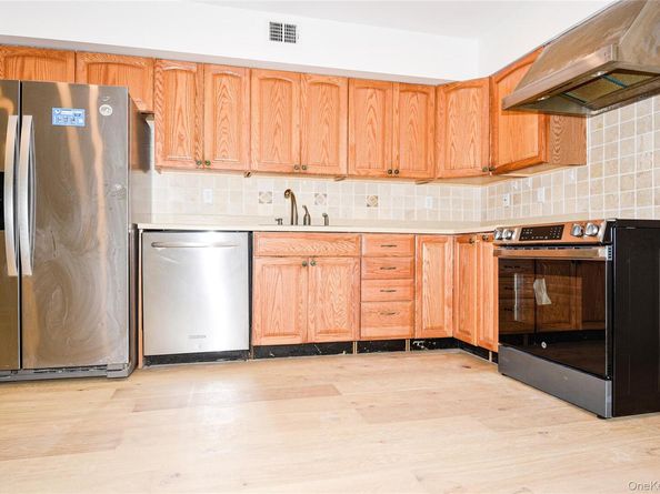 95 Woodlake Drive W 95, Woodbury NY 11797