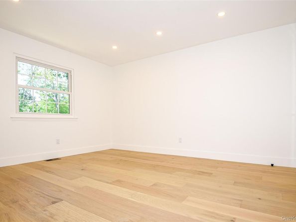 95 Woodlake Drive W 95, Woodbury NY 11797