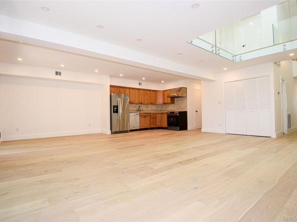 95 Woodlake Drive W 95, Woodbury NY 11797