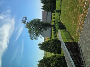 3953 Sound Avenue, Riverhead NY 11901