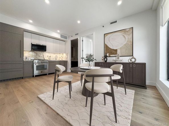 21-31 Shore Blvd 1G, Astoria NY 11105