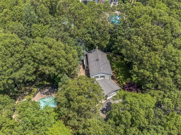 23 Whistler Hill Lane, Elwood NY 11743