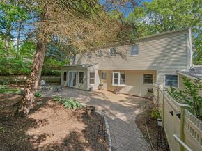 23 Whistler Hill Lane, Elwood NY 11743