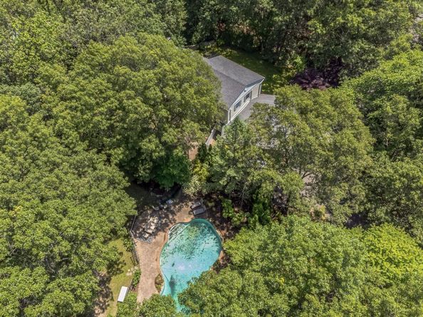 23 Whistler Hill Lane, Elwood NY 11743