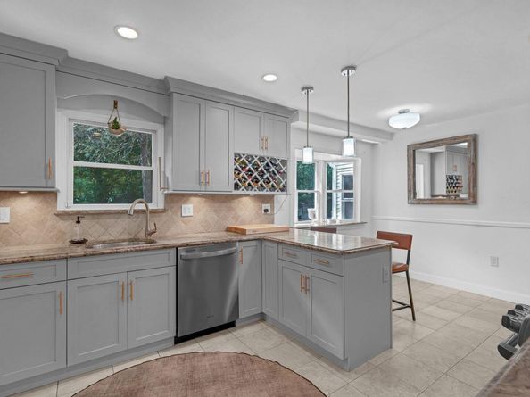 23 Whistler Hill Lane, Elwood NY 11743