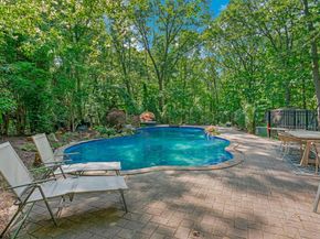 23 Whistler Hill Lane, Elwood NY 11743