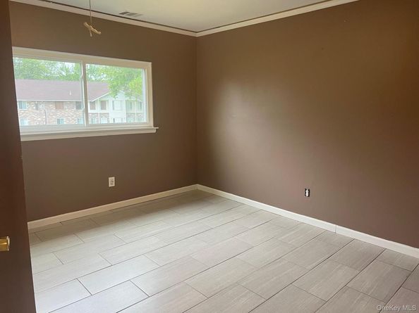 138 N Pointe Circle 138, Coram NY 11727