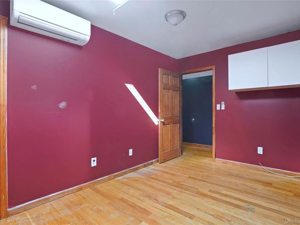 6536 Metropolitan Avenue, Middle Village NY 11379
