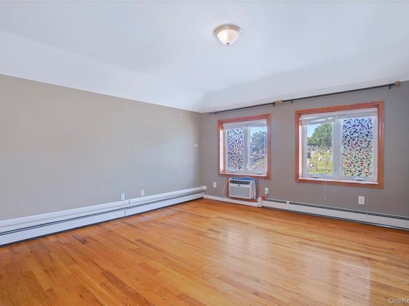 6536 Metropolitan Avenue, Middle Village NY 11379