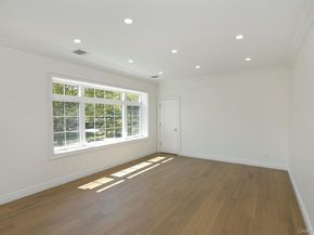 11 Edcris Lane, Huntington NY 11743