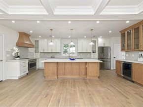 11 Edcris Lane, Huntington NY 11743