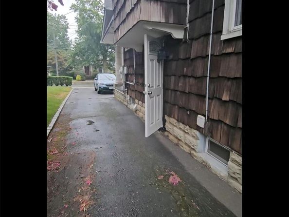 127 Hempstead Avenue, Lynbrook NY 11563