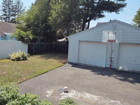 127 Hempstead Avenue, Lynbrook NY 11563