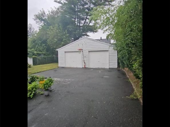 127 Hempstead Avenue, Lynbrook NY 11563