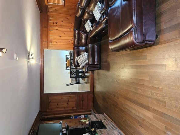 127 Hempstead Avenue, Lynbrook NY 11563
