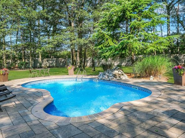 5 Bridal Path, Center Moriches NY 11934
