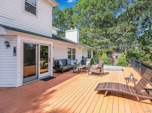 5 Bridal Path, Center Moriches NY 11934