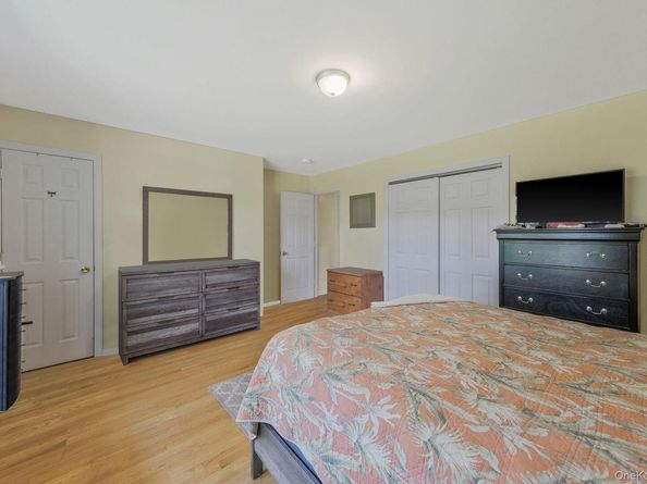 5 Bridal Path, Center Moriches NY 11934