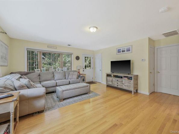 5 Bridal Path, Center Moriches NY 11934