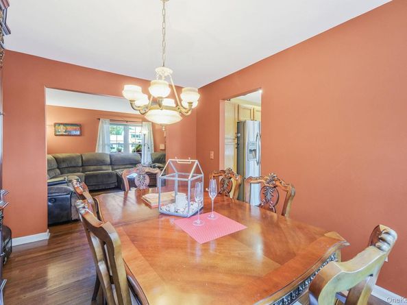5 Bridal Path, Center Moriches NY 11934