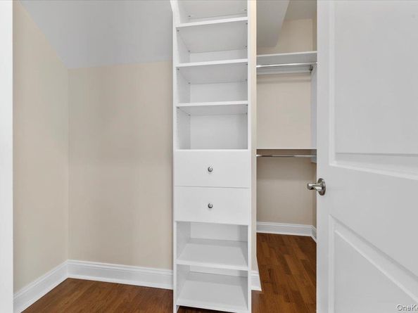 21 Steven Circle 21, Dix Hills NY 11746
