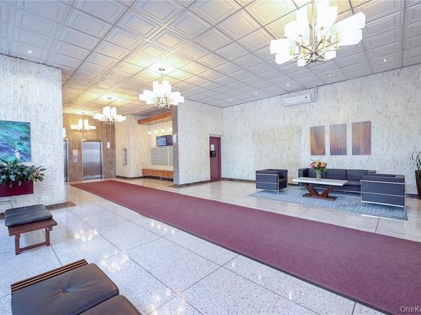 152-18 Union Turnpike 11 B, Flushing NY 11367