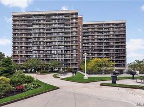 152-18 Union Turnpike 11 B, Flushing NY 11367