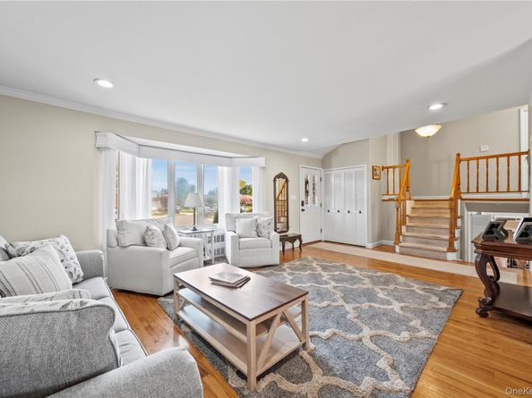 1144 Greenway Court, Seaford NY 11783