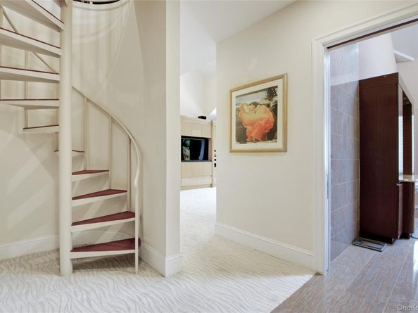 6 Old Wagon Lane, Old Westbury NY 11568