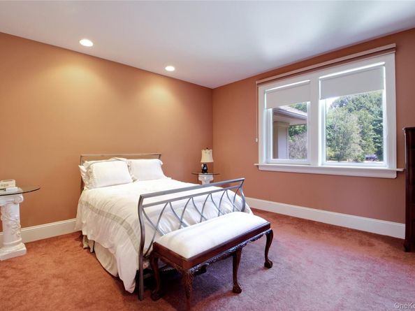 6 Old Wagon Lane, Old Westbury NY 11568
