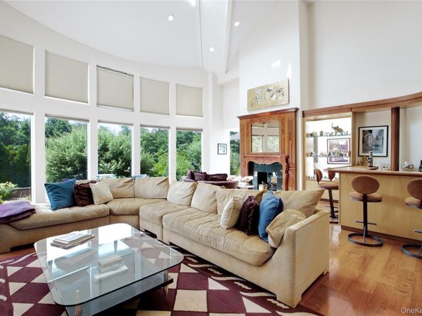 6 Old Wagon Lane, Old Westbury NY 11568